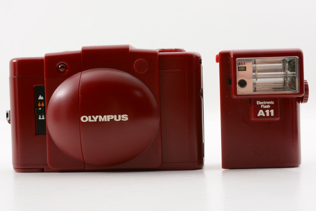 ■完動品　OLYMPUS XA2 A11 レッド Olympus XA2 Point & Shoot Film Camera Red with A11 Flash